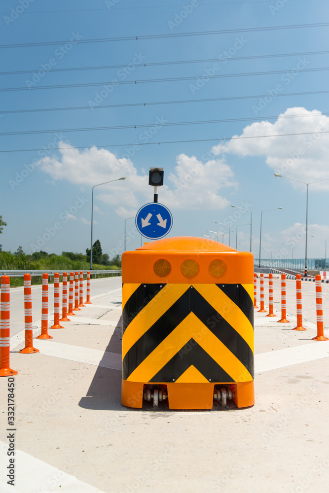 Foto de Crash Cushion or Impact Attenuator installed in highway