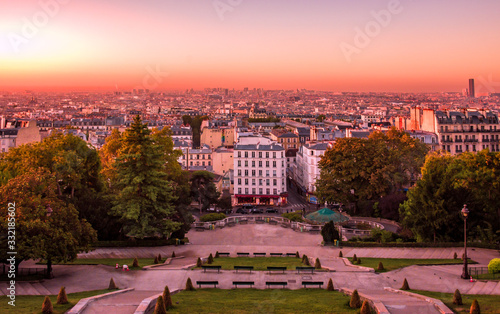 Obraz na płótnie Rooftop view from Montmartre Hill at sunrise, Paris, France w salonie