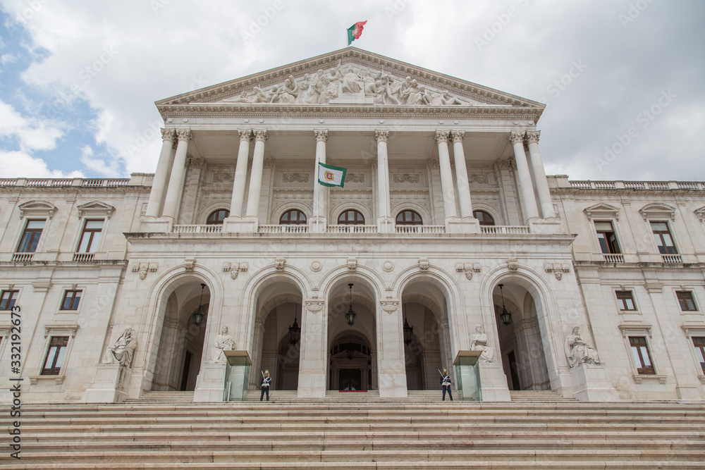 Lissabon, Portugal: Haupteingang Palácio de São Bento - Sitz des portugisischen Parlaments
