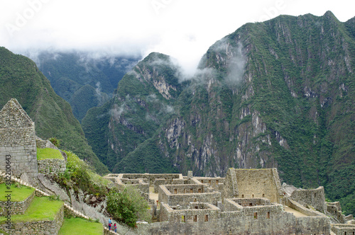 Pentes embrumées du Machu Picchu