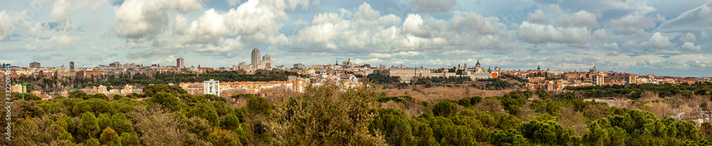 Vistas panoramicas de la ciudad de Madrid, palacio real