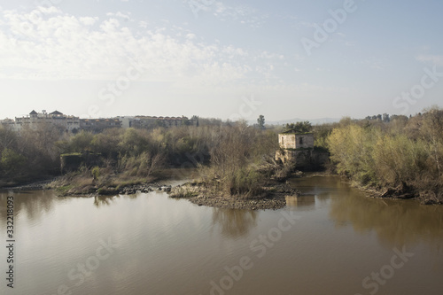 Panoramic view of the Guadalquivir river as it passes through Córdoba