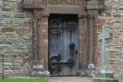 alte Kirchentür in Wales © photofranz56