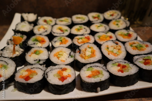 Assiette de sushi fait maison