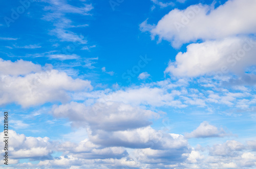 Blue sky with clouds in motion and in the wind. 