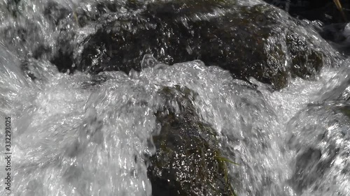 Wallpaper Mural 渓流クローズアップ Torontodigital.ca