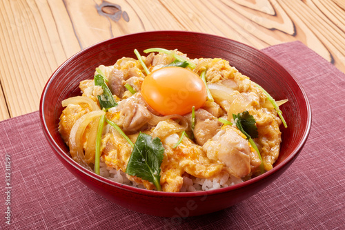親子丼　(chicken and egg bowl)