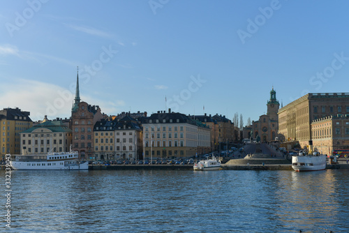 bateau sur le port de plaisance de Stockholm en Su  de sur un ciel bleu