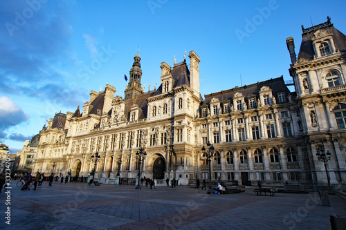 パリ市庁舎 © DS