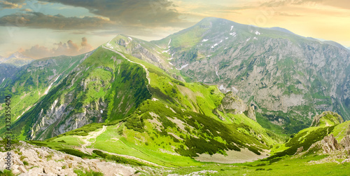 Billede på lærred Mountain ridges with steep rocky outcrops at sunset, Tatra Mountains
