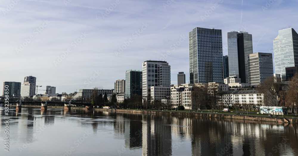 Frankfurter Skyline in Frankfurt am Main, Deutschland Frankfurter Skyline in Frankfurt am Main, Deutschland