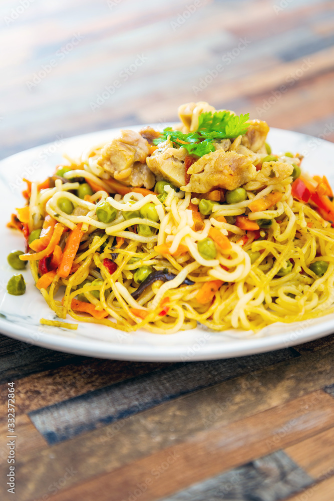 Noodles with Vegetables and Chicken
