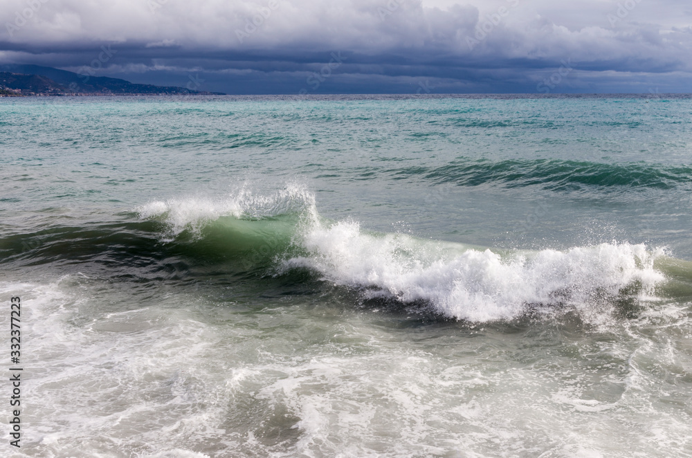 Vagues, Menton