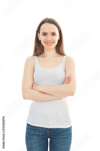 Attraktive junge Frau vor weißem Hintergrund © Kaesler Media