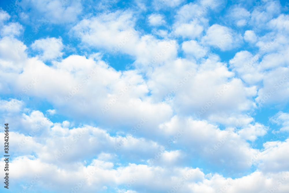 Naklejka premium Clouds with blue sky background