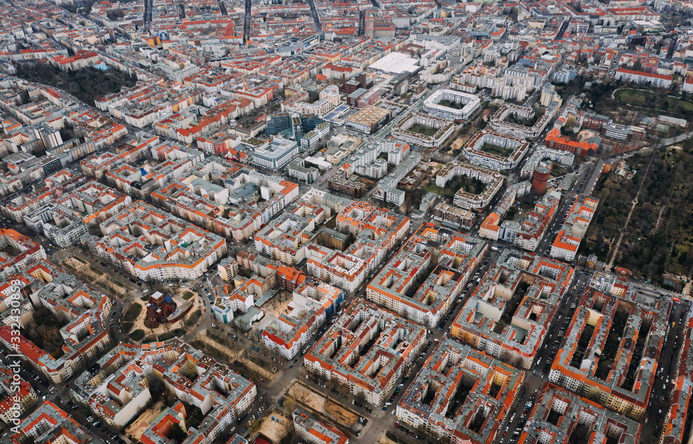 Fototapeta premium aerial photo of houses in big city