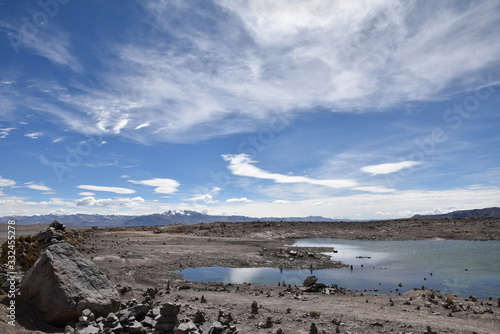 Petit lac de l'altiplano andin, Pérou