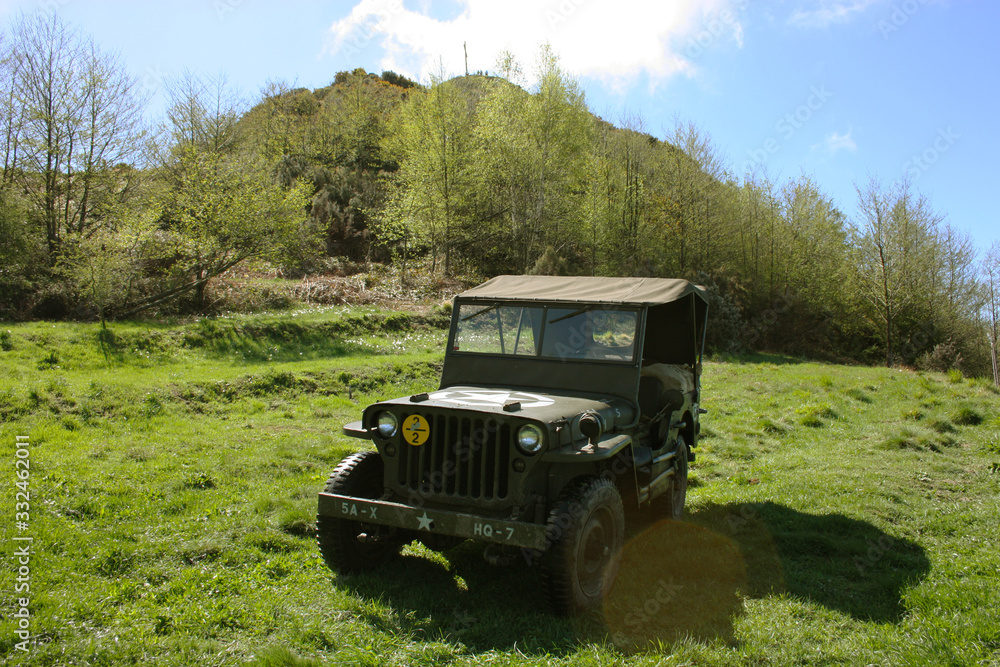 Fototapeta premium American military jeep of the Second World War on the paths of the Gothic Line