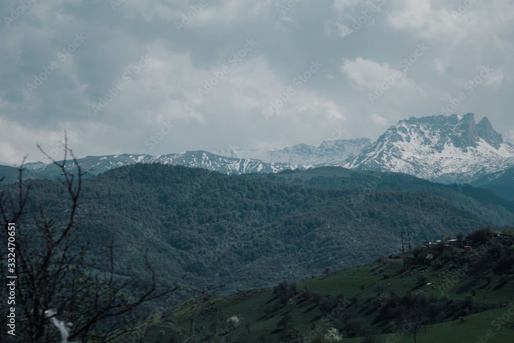 Fototapeta premium view of mountains