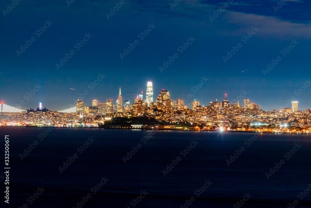 Fototapeta premium night on the Golden Gate in California