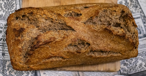 Pan de masa madre de Centeno hecho en casa en molde de horno