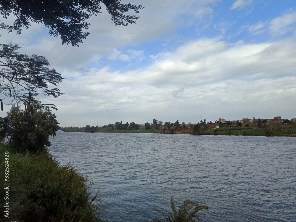 Obraz premium lake and blue sky
