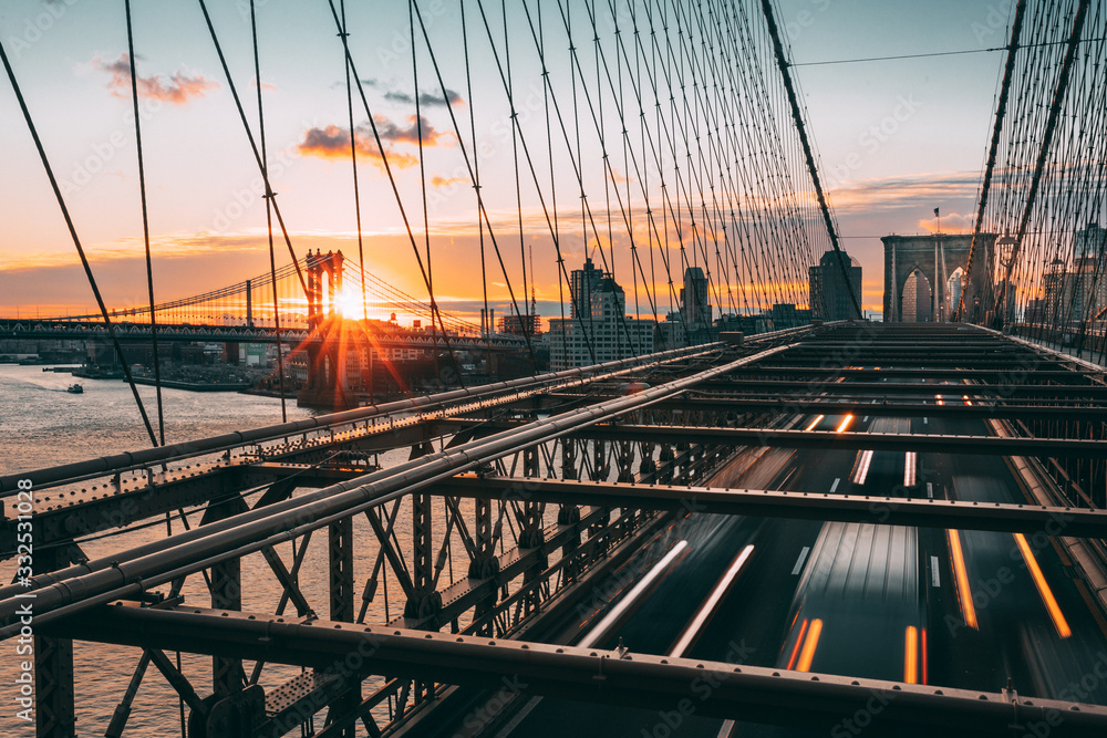 Obraz premium Ruch drogowy Brooklyn Bridge