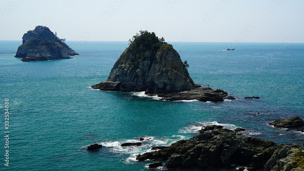 Obraz premium Oryukdo Islands and blue sea
