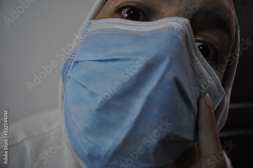 tapabocas, higiene, coronavirus, virus, enfermedad, pandemia, cuarentena, protección, joven con tapabocas, hombre con tapabocas, ocio,  covid19, covid 19