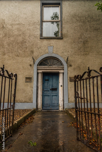 Canvas Print irish door in dublin