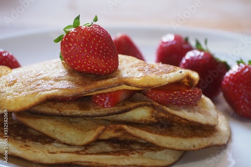 pancakes with fresh strawberries