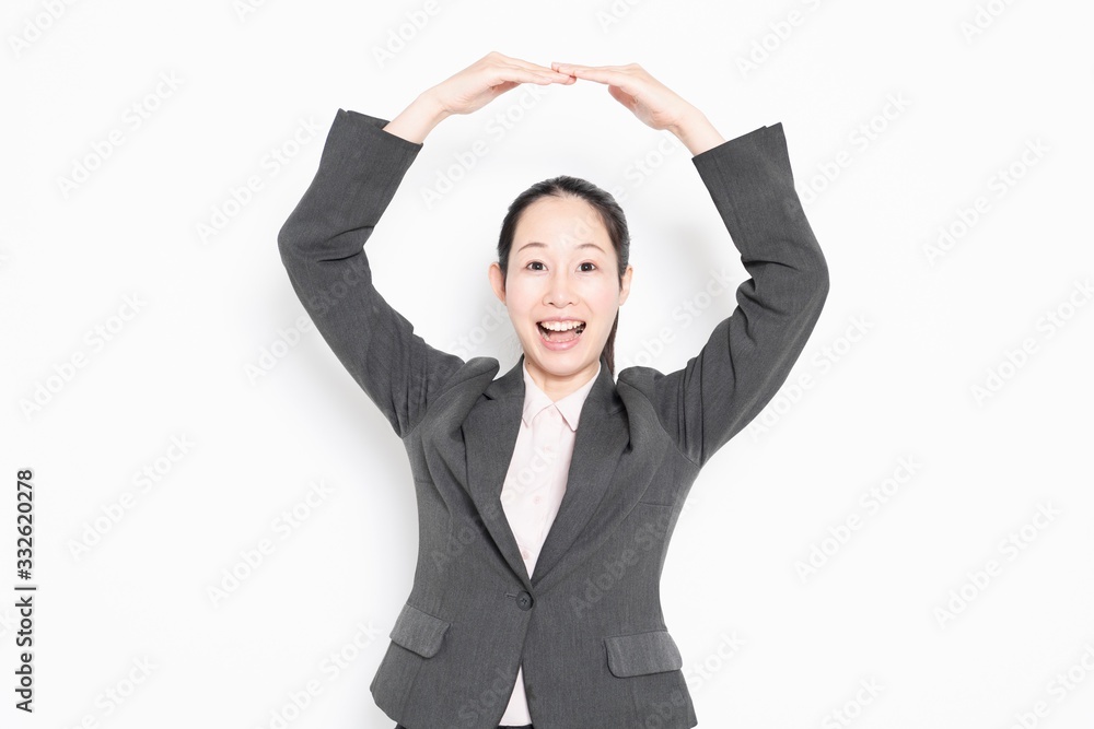 OKサインを作る女性 OKサインを作る女性