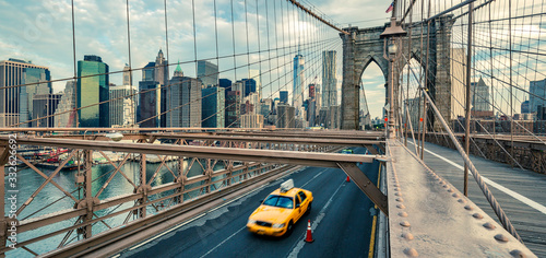 Taxi on the Brooklyn bridge © Frédéric Prochasson