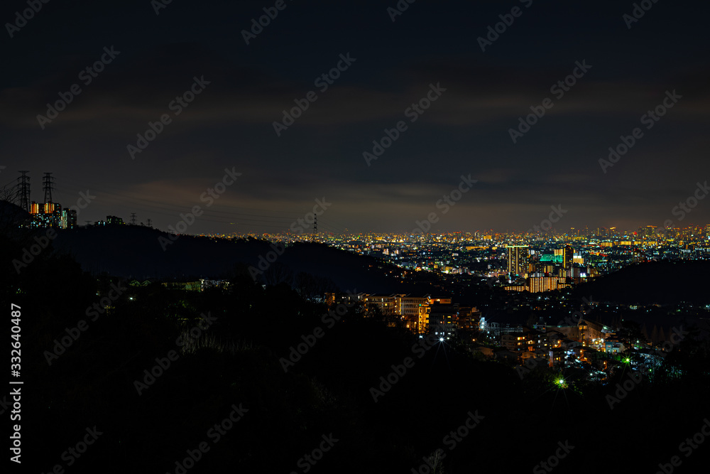 兵庫県西宮市　名塩の住宅街から見た大阪方面の夜景
