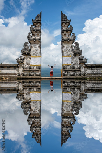 bali temple reflection