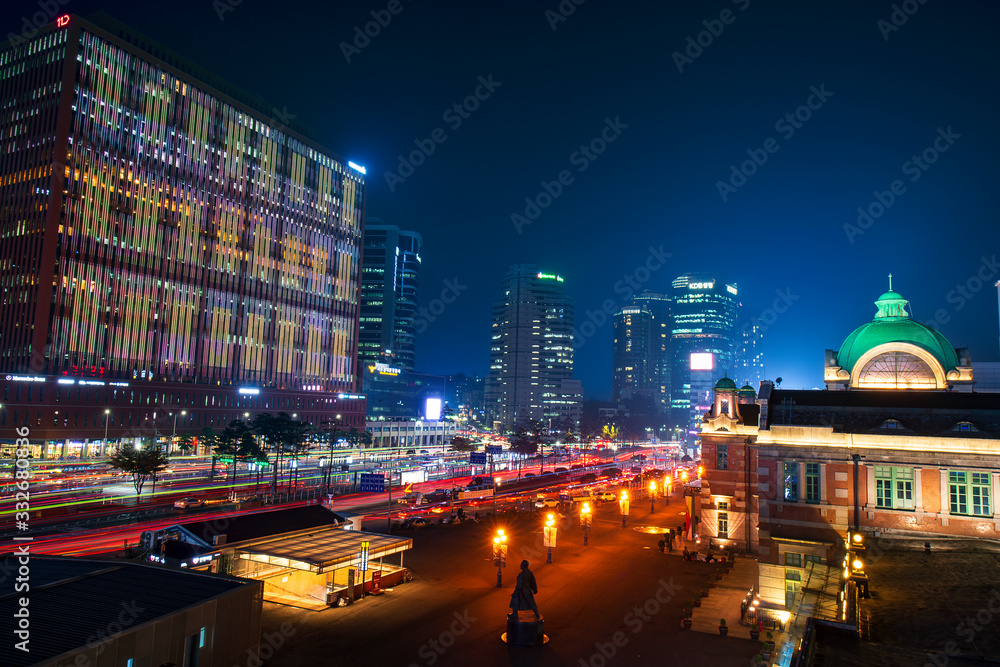 Night traffic blurs past Seoul Station, Seoul Station is a major railway station in Seoul, the capital of South Korea. Night traffic blurs past Seoul Station, Seoul Station is a major railway station in Seoul, the capital of South Korea.