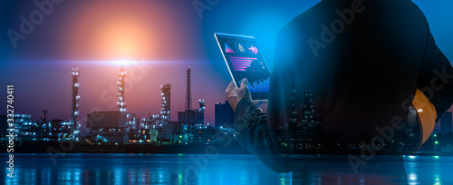 Φωτογραφία Energy industry and smart factory plant concept in creative graphic design