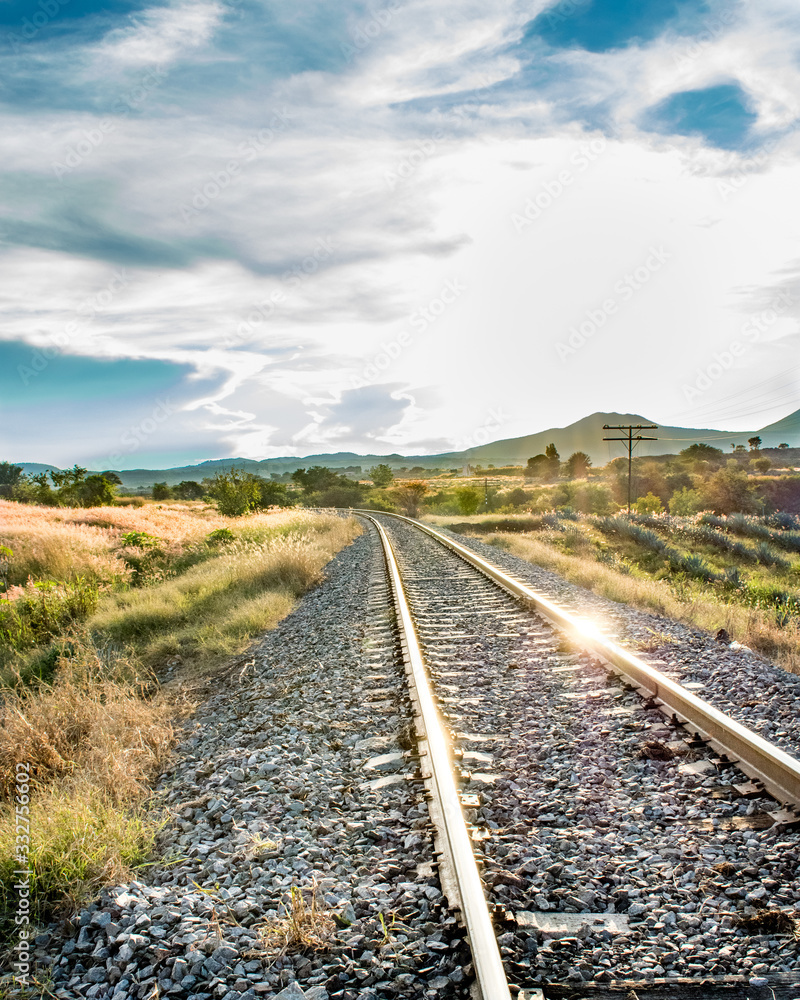 Vias del tren Stock Photo | Adobe Stock