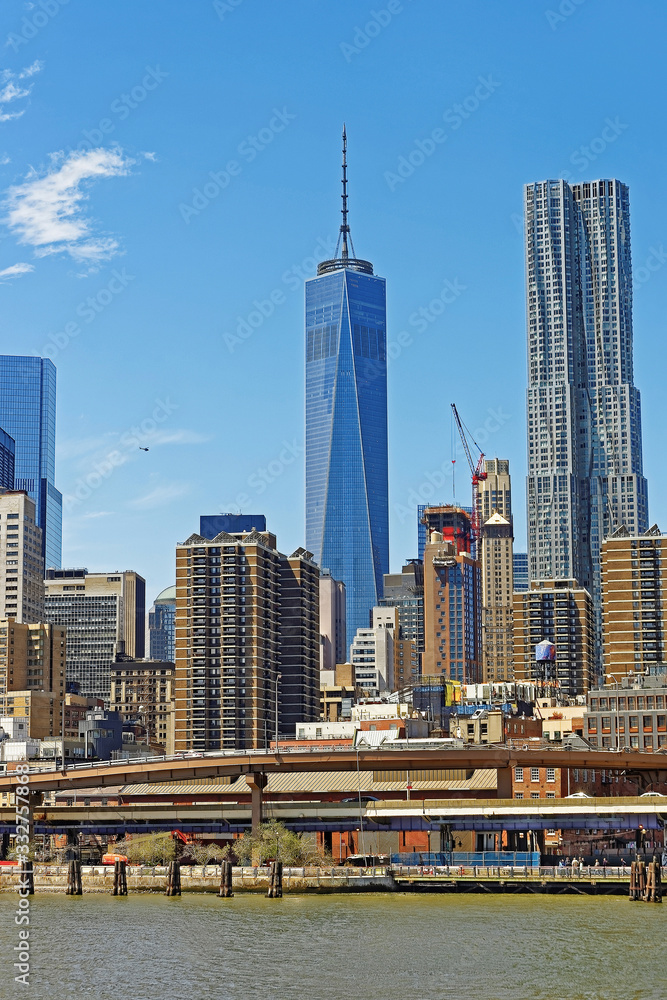 Naklejka premium View of Lower Manhattan in New York