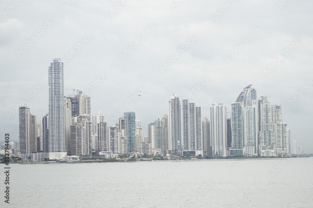 Obraz premium Waterfront Modern Cityscape