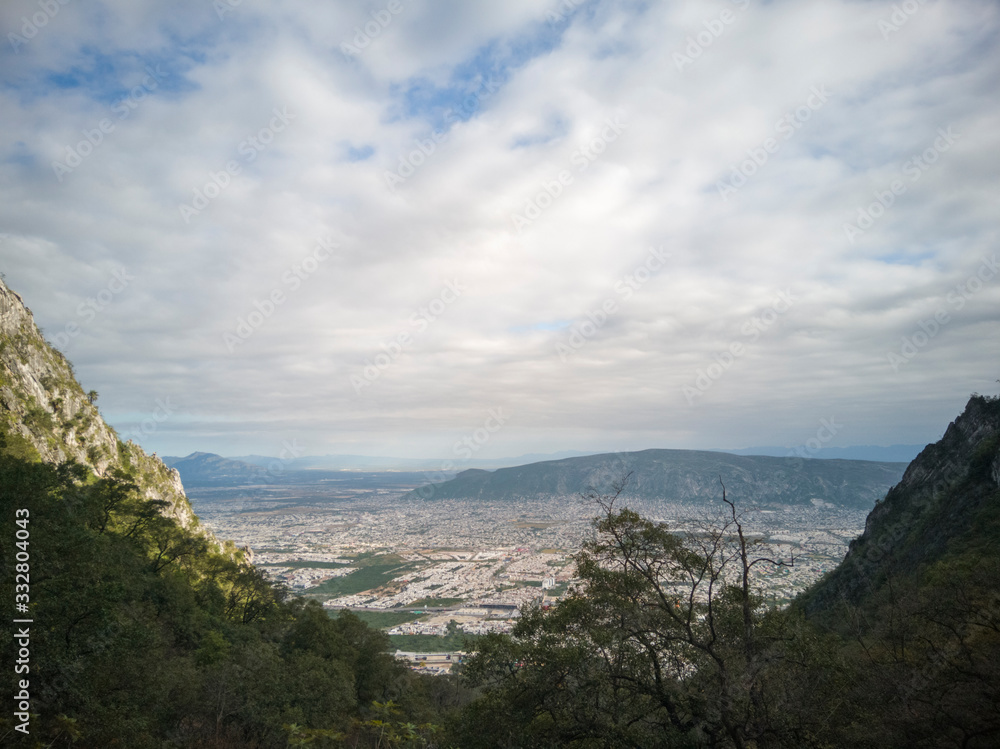 vista de la ciudad desde la montaña