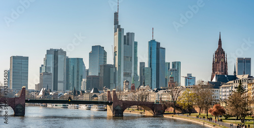 Frankfurt Skyline Panorama Stadtansicht Hochh  user 