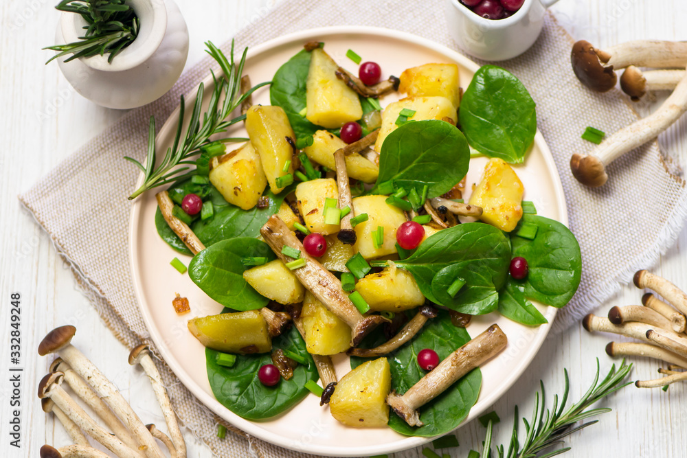 delicious fried potatoes with mushrooms, onions and cranberries delicious fried potatoes with mushrooms, onions and cranberries