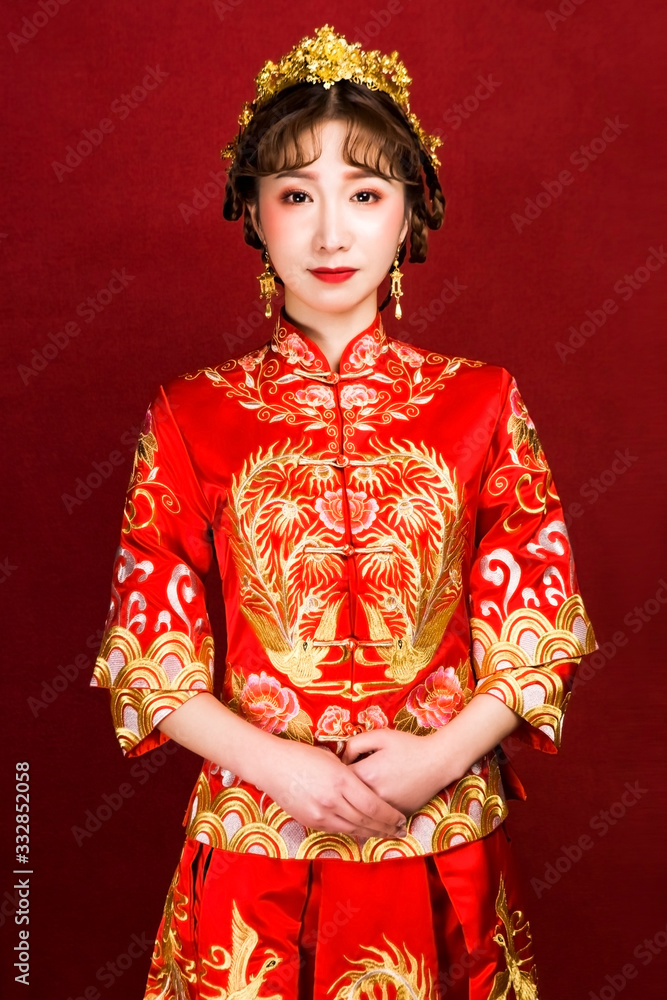 Brides in ancient Asian red