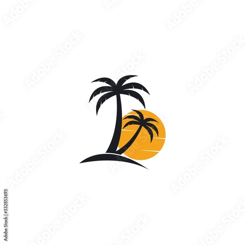 Palm tree summer logo © mhasanudin