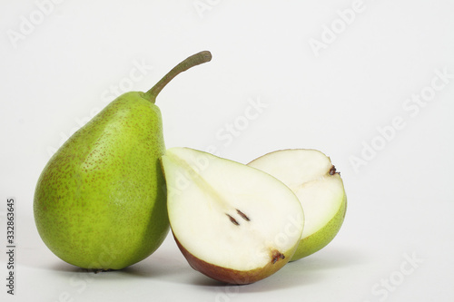 Pears are rich in essential antioxidants, plant compounds, and dietary fibre