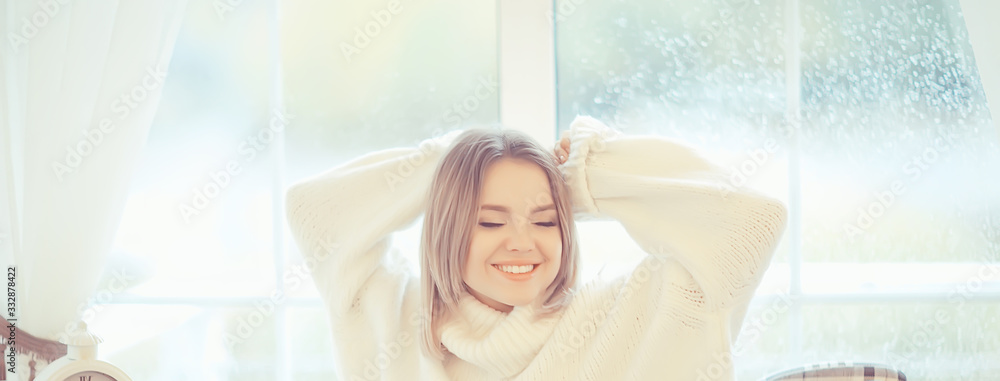 happy cheerful blonde portrait casual, young model posing in photo, sipmatic healthy girl smiling happy cheerful blonde portrait casual, young model posing in photo, sipmatic healthy girl smiling