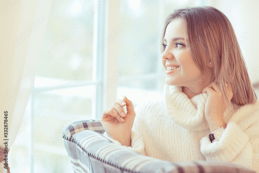 happy cheerful blonde portrait casual, young model posing in photo, sipmatic healthy girl smiling happy cheerful blonde portrait casual, young model posing in photo, sipmatic healthy girl smiling