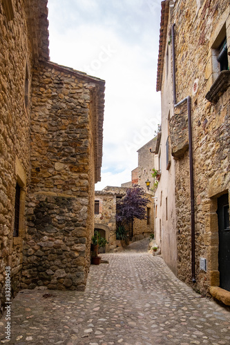 Fototapeta Naklejka Na Ścianę i Meble -  Old town of Pals in Girona, Catalonia, Spain.