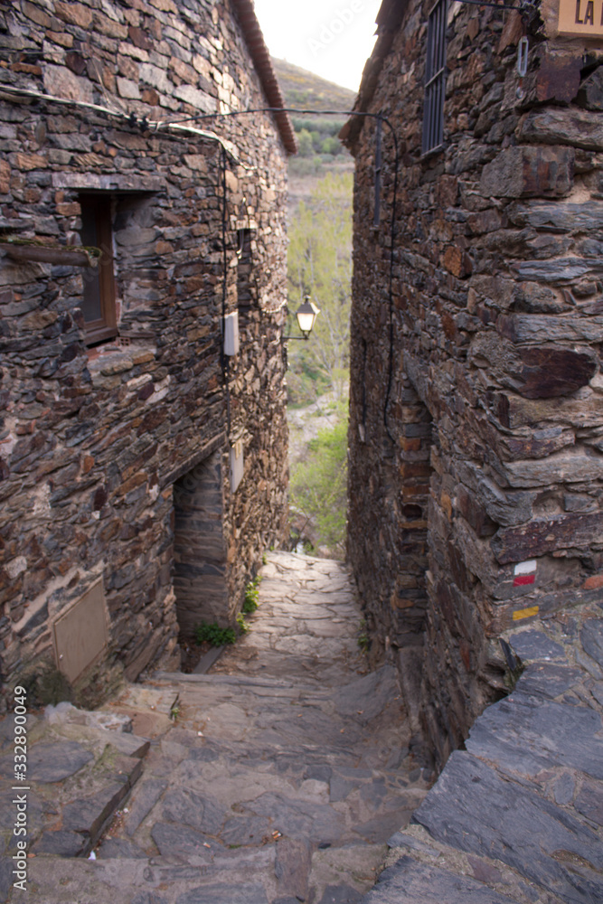 Naklejka premium calle estrecha